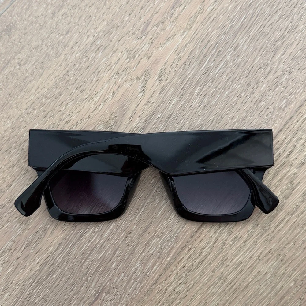 Sojos Eyewear PAIGE SJ2194 Black Sunglasses